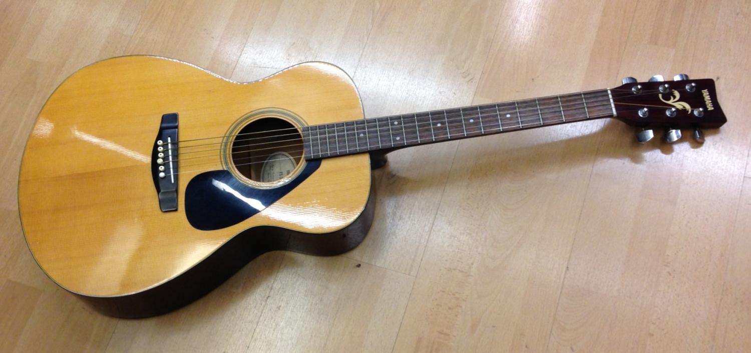 yamaha fs 311 acoustic guitar